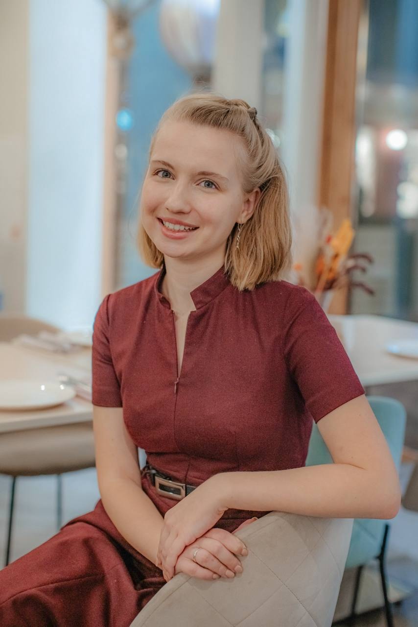 Александра Захарова